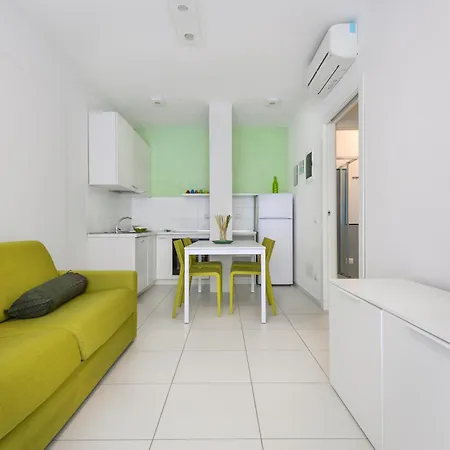 Lola Apartment *